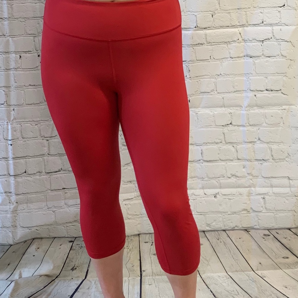 Crimson 3/4 leggings